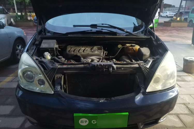 Used Buick GL8 2012 2.4L BASE Comfort Edition Engine Bay