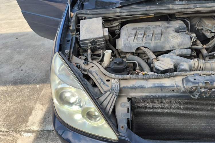 Used Buick GL8 2012 2.4L BASE Comfort Edition Engine Bay Right