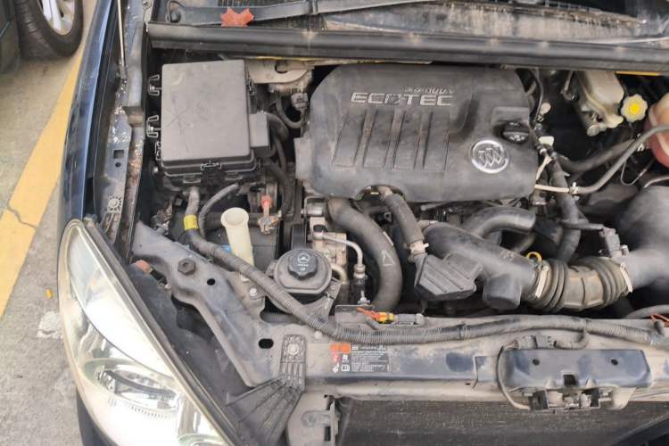 Used Buick GL8 2012 2.4L BASE Comfort Edition Engine Bay Right
