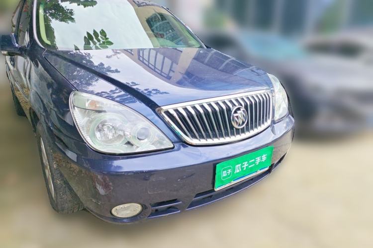 Used Buick GL8 2012 2.4L BASE Comfort Edition Front Right 45 Deg