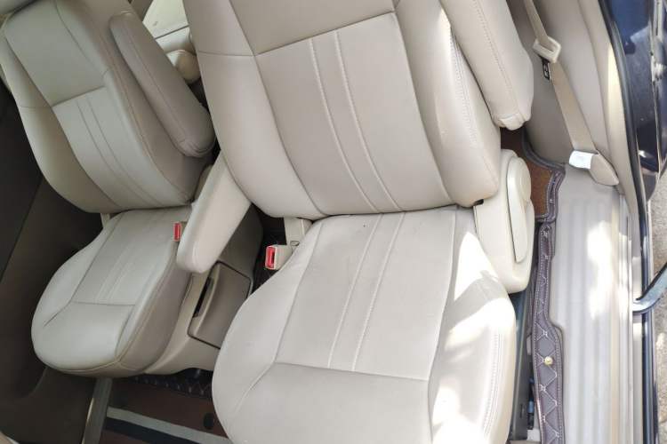 Used Buick GL8 2012 2.4L BASE Comfort Edition Left Rear Seat