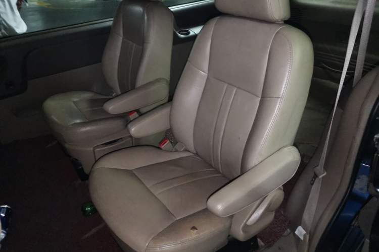 Used Buick GL8 2012 2.4L BASE Comfort Edition Left Rear Seat