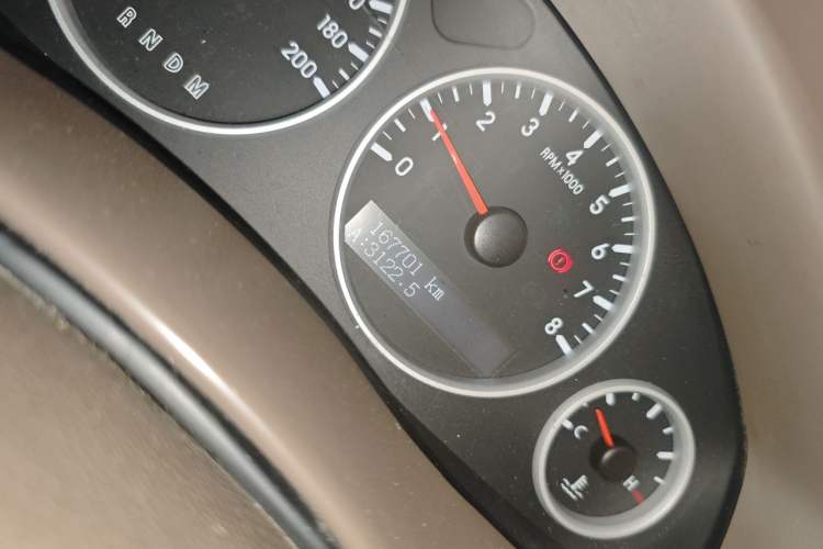 Used Buick GL8 2012 2.4L BASE Comfort Edition Odometer Close Up