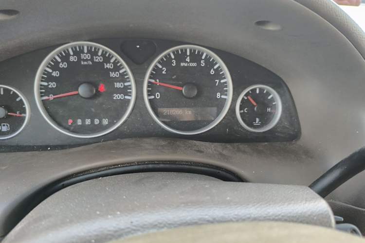 Used Buick GL8 2012 2.4L BASE Comfort Edition Odometer Close Up