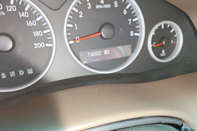 Used Buick GL8 2012 2.4L BASE Comfort Edition Odometer Close Up