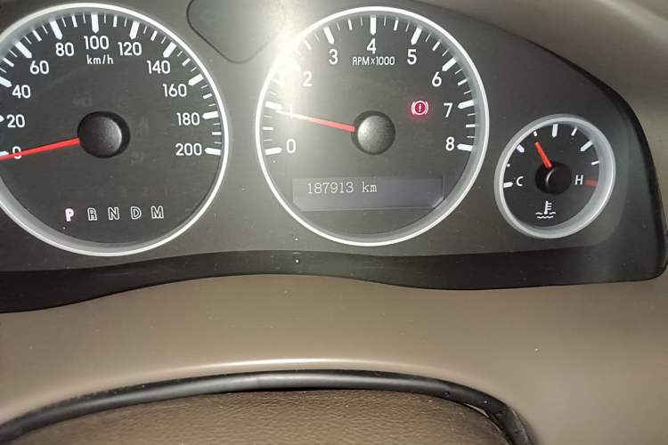 Used Buick GL8 2012 2.4L BASE Comfort Edition Odometer Close Up