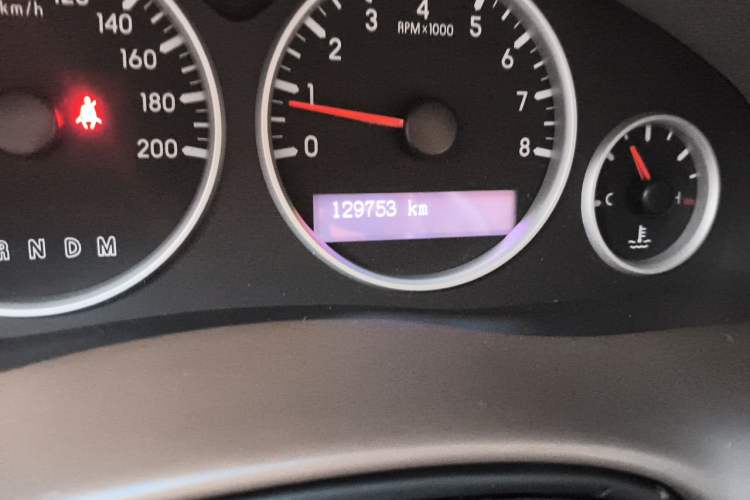 Used Buick GL8 2012 2.4L BASE Comfort Edition Odometer Close Up