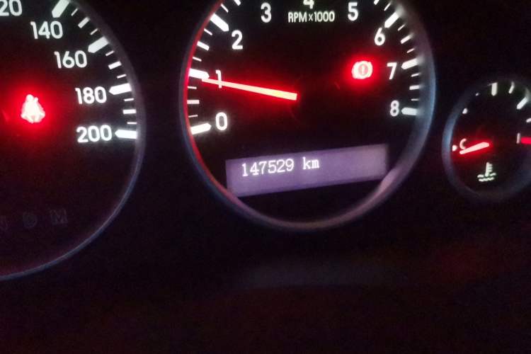 Used Buick GL8 2012 2.4L BASE Comfort Edition Odometer Close Up