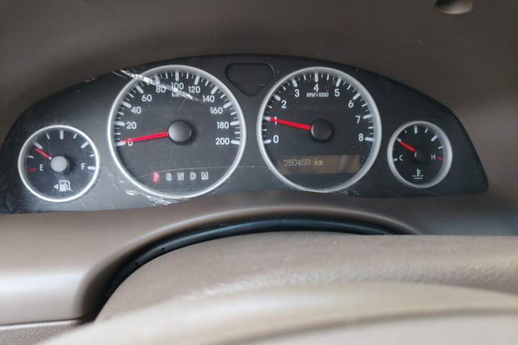 Used Buick GL8 2012 2.4L BASE Comfort Edition Odometer Close Up