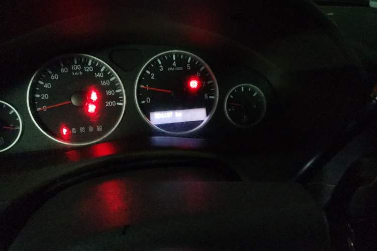 Used Buick GL8 2012 2.4L BASE Comfort Edition Odometer Close Up