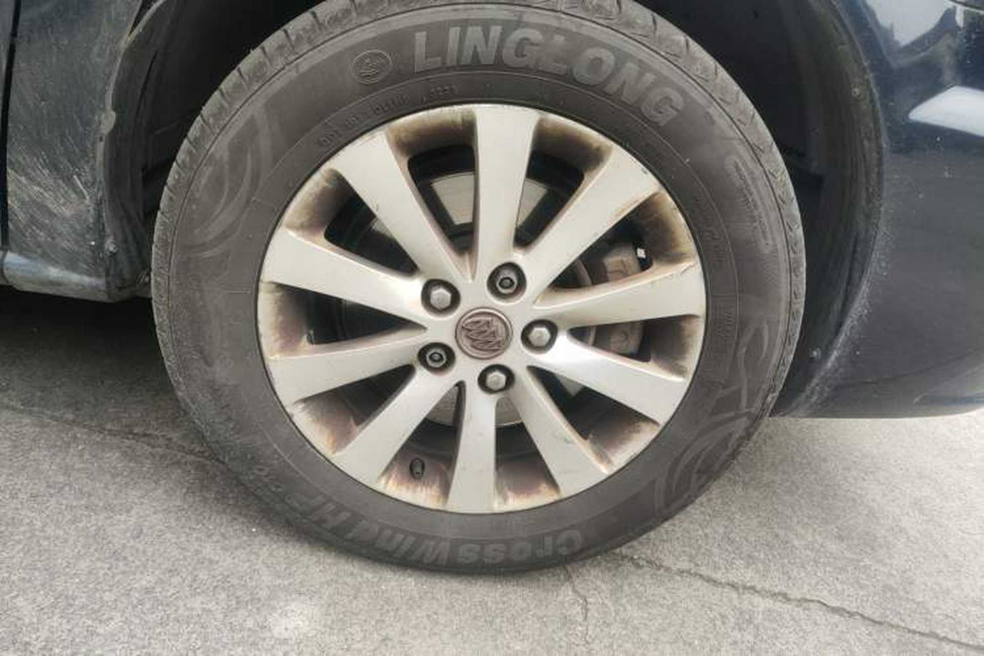 Used Buick GL8 2012 2.4L BASE Comfort Edition Right Front Wheel Hub