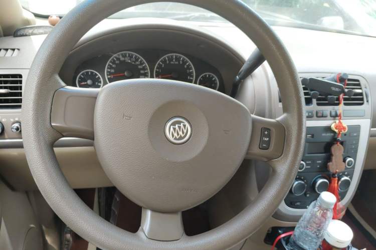 Used Buick GL8 2012 2.4L BASE Comfort Edition Steering Wheel