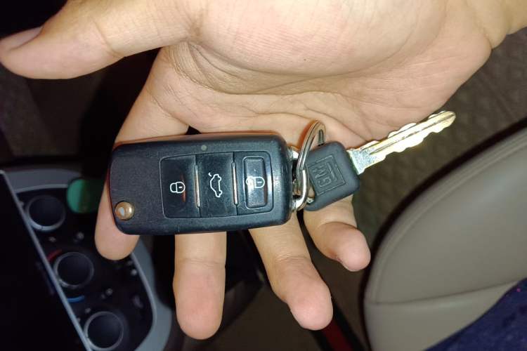 Used Buick GL8 2012 2.4L BASE Comfort Edition Vehicle Key
