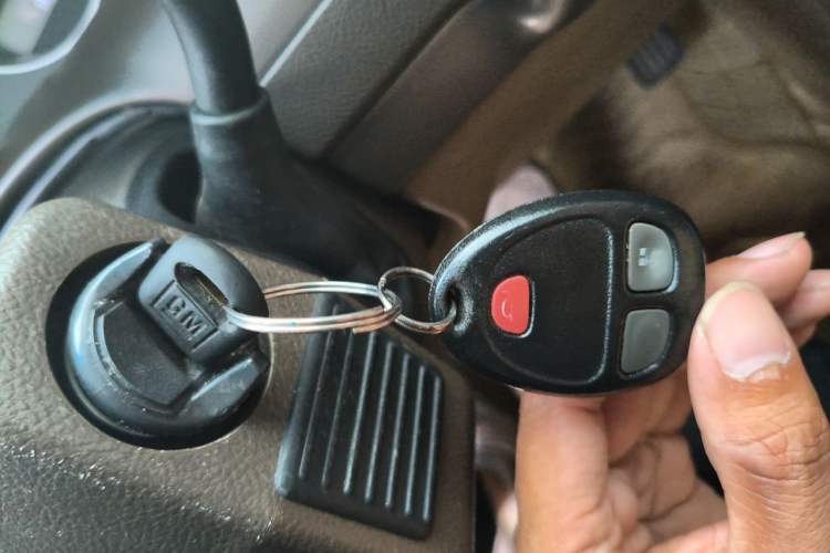 Used Buick GL8 2012 2.4L BASE Comfort Edition Vehicle Key