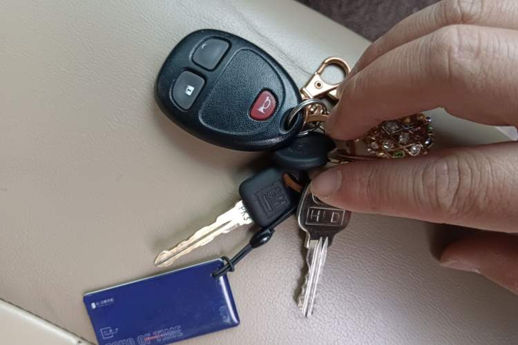 Used Buick GL8 2012 2.4L BASE Comfort Edition Vehicle Key