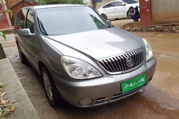 Used Buick GL8 2012 2.4L BASE Comfort Edition Front Right 45 Deg