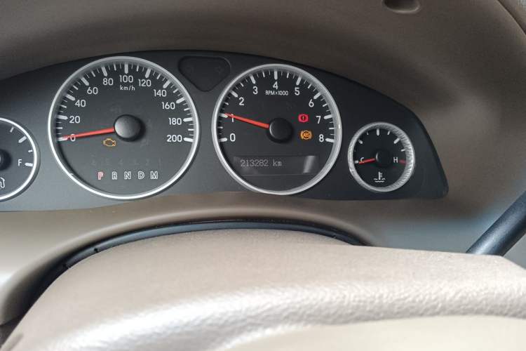 Used Buick GL8 2012 2.4L BASE Comfort Edition Odometer Close Up