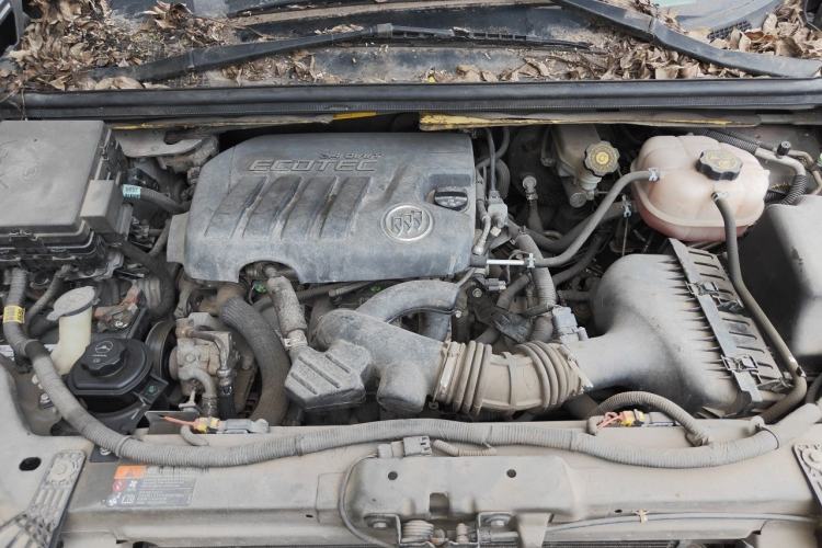 Used Buick GL8 2012 2.4L BASE Comfort Edition Engine Bay