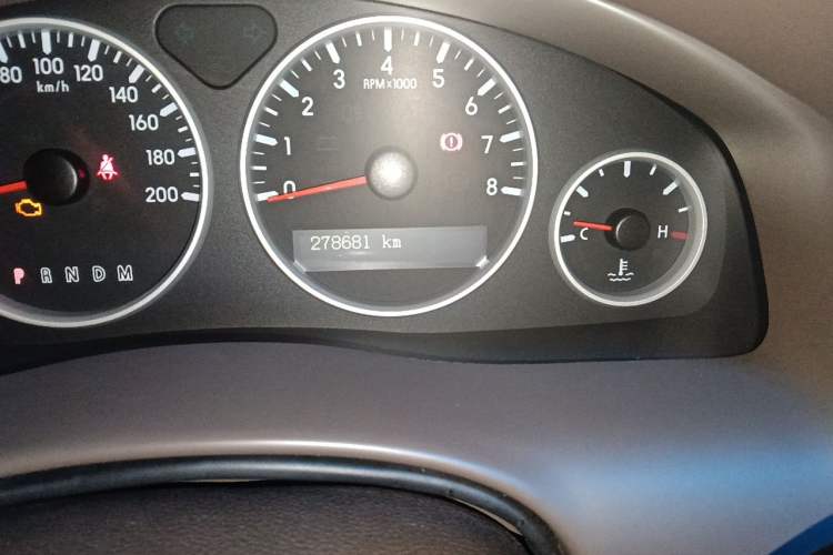 Used Buick GL8 2012 2.4L BASE Comfort Edition Odometer Close Up