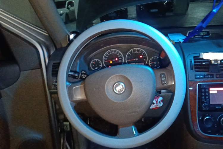 Used Buick GL8 2012 2.4L BASE Comfort Edition Steering Wheel