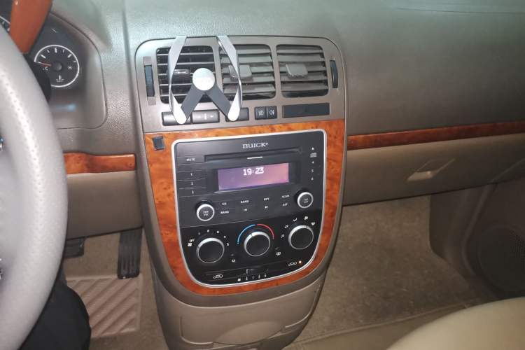 Used Buick GL8 2012 2.4L BASE Comfort Edition Audio And AC Panel