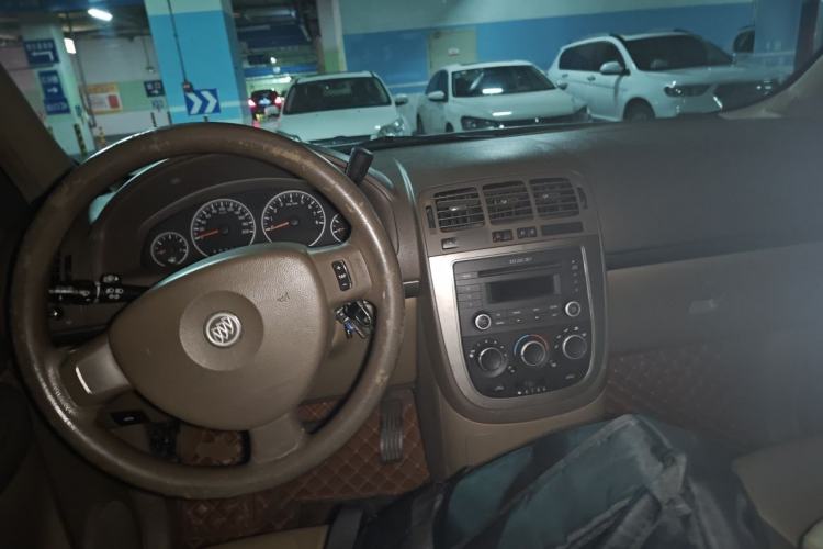 Used Buick GL8 2012 2.4L BASE Comfort Edition Center Console