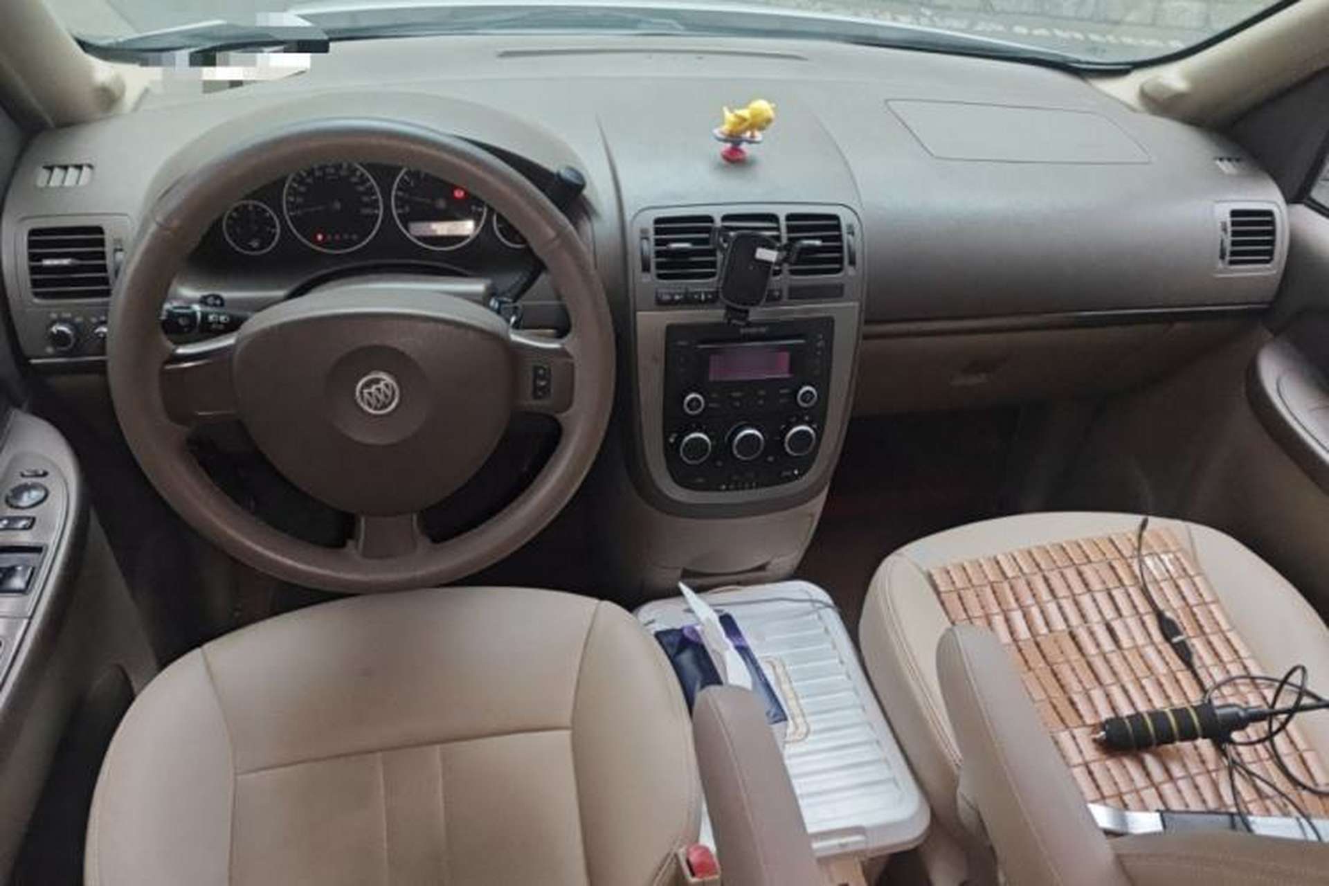 Used Buick GL8 2012 2.4L BASE Comfort Edition Center Console