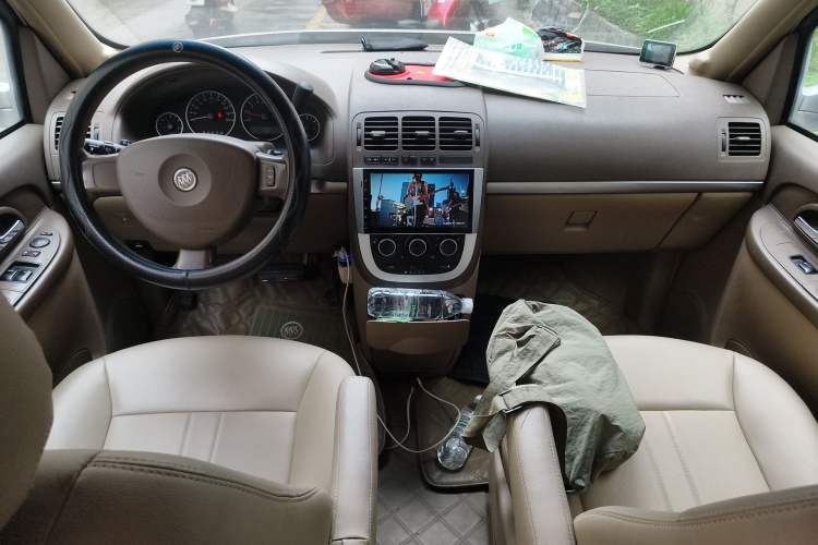 Used Buick GL8 2012 2.4L BASE Comfort Edition Center Console
