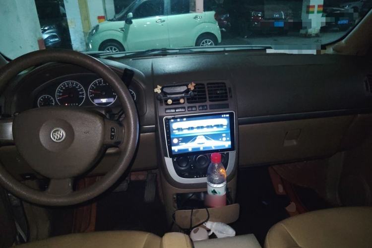 Used Buick GL8 2012 2.4L BASE Comfort Edition Center Console