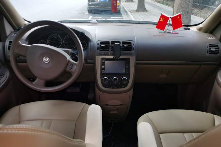 Used Buick GL8 2012 2.4L BASE Comfort Edition Center Console