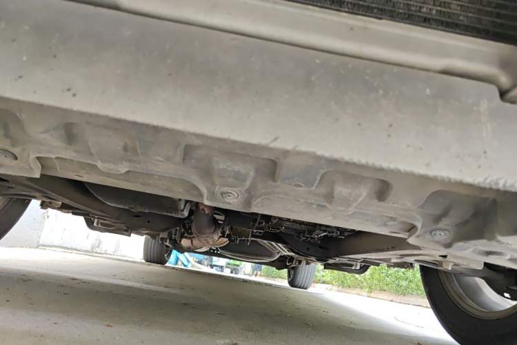 Used Buick GL8 2012 2.4L BASE Comfort Edition Chassis Front