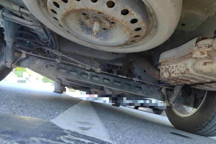 Used Buick GL8 2012 2.4L BASE Comfort Edition Chassis Rear