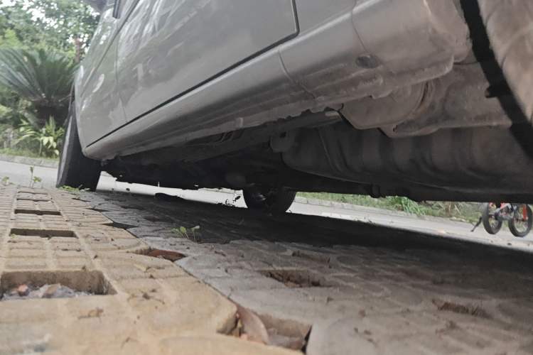 Used Buick GL8 2012 2.4L BASE Comfort Edition Chassis Rear Left