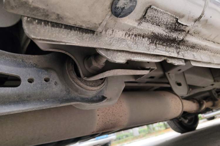 Used Buick GL8 2012 2.4L BASE Comfort Edition Chassis Rear Right