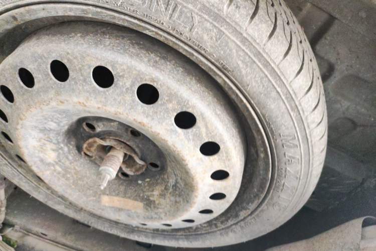Used Buick GL8 2012 2.4L BASE Comfort Edition Chassis Rear