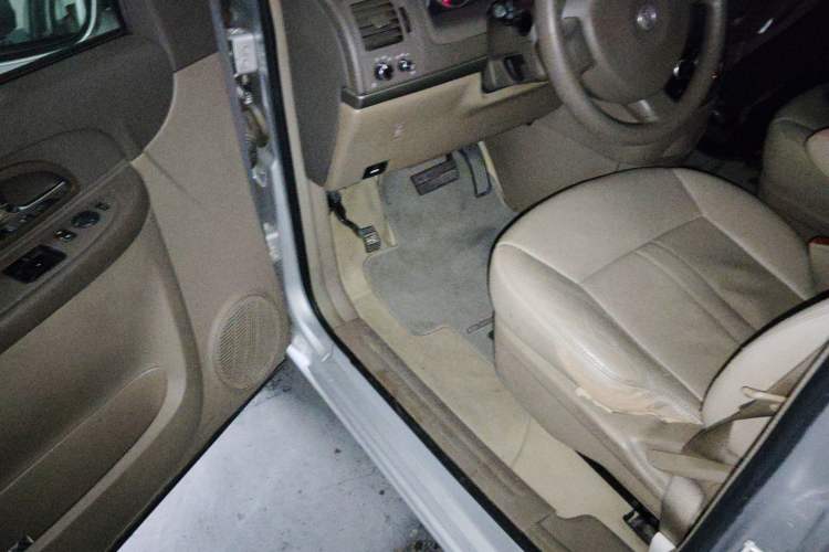 Used Buick GL8 2012 2.4L BASE Comfort Edition Driver Seat