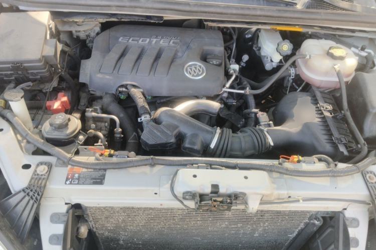 Used Buick GL8 2012 2.4L BASE Comfort Edition Engine Bay