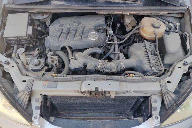 Used Buick GL8 2012 2.4L BASE Comfort Edition Engine Bay