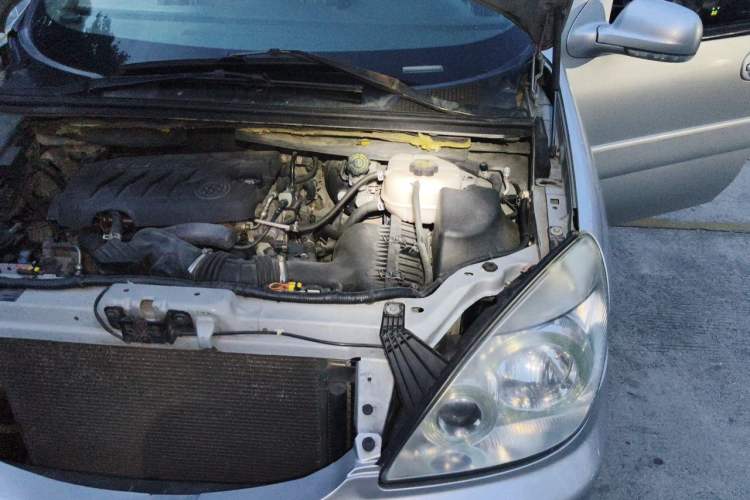 Used Buick GL8 2012 2.4L BASE Comfort Edition Engine Bay Left