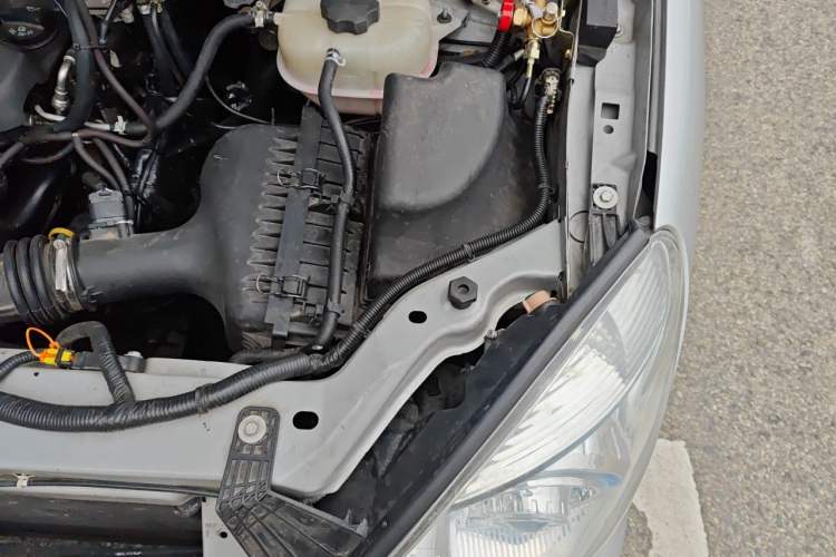 Used Buick GL8 2012 2.4L BASE Comfort Edition Engine Bay Left