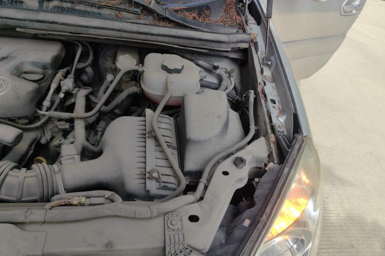 Used Buick GL8 2012 2.4L BASE Comfort Edition Engine Bay Left