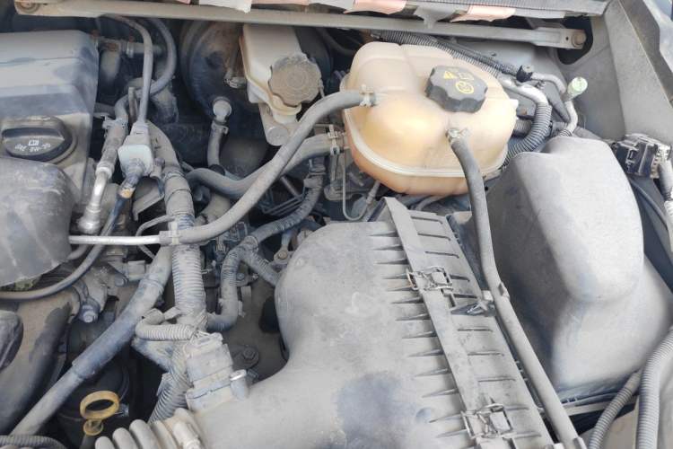 Used Buick GL8 2012 2.4L BASE Comfort Edition Engine Bay Left