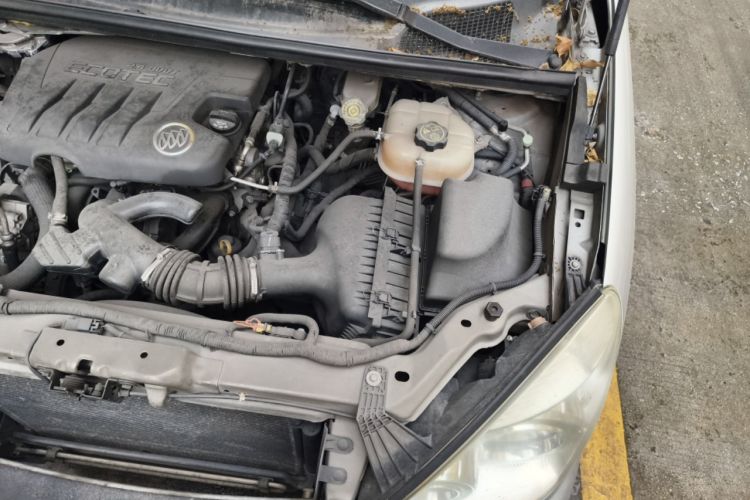 Used Buick GL8 2012 2.4L BASE Comfort Edition Engine Bay Left