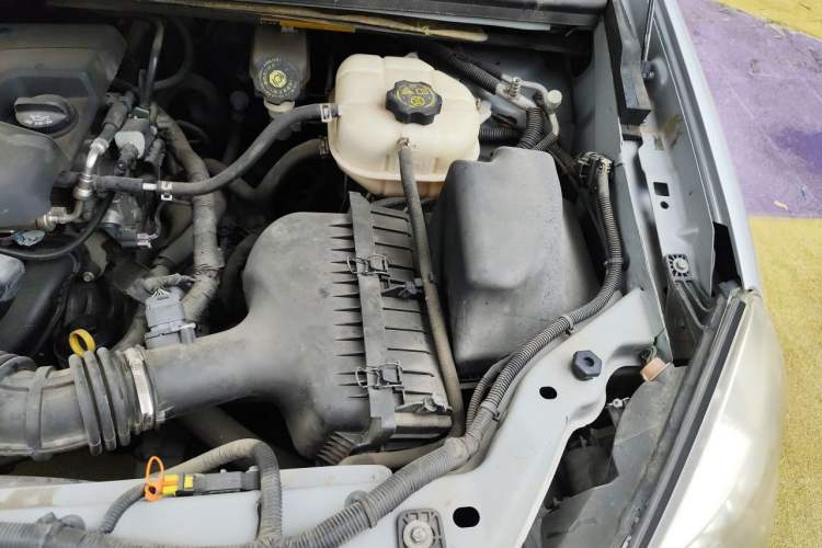 Used Buick GL8 2012 2.4L BASE Comfort Edition Engine Bay Left