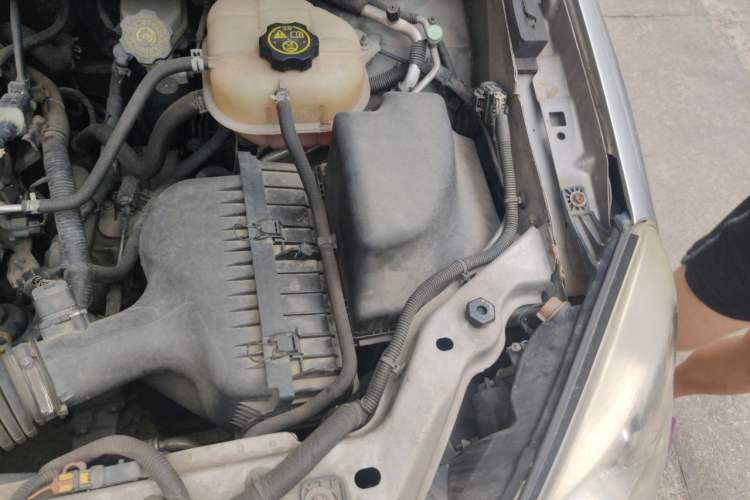 Used Buick GL8 2012 2.4L BASE Comfort Edition Engine Bay Left