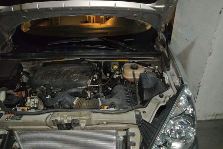 Used Buick GL8 2012 2.4L BASE Comfort Edition Engine Bay Left