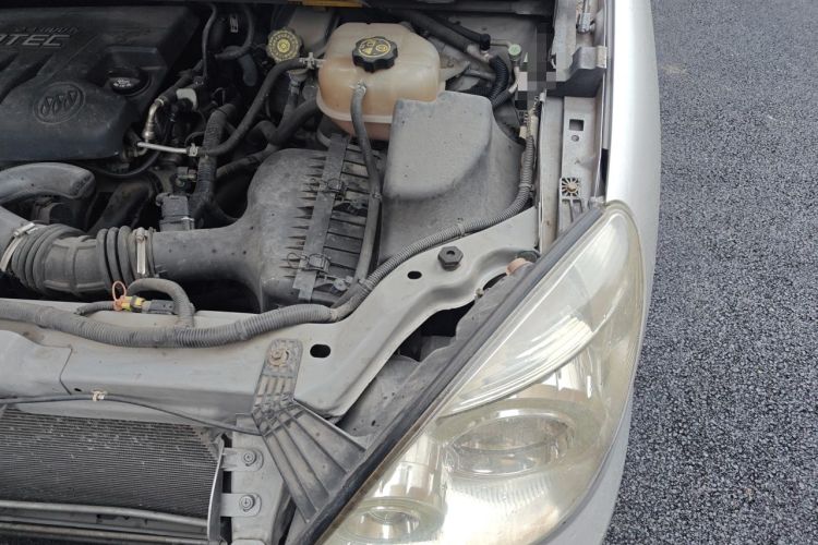 Used Buick GL8 2012 2.4L BASE Comfort Edition Engine Bay Left