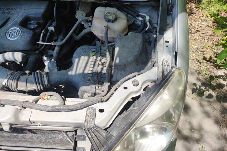 Used Buick GL8 2012 2.4L BASE Comfort Edition Engine Bay Left