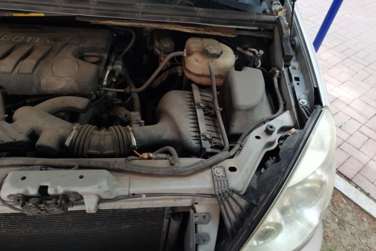 Used Buick GL8 2012 2.4L BASE Comfort Edition Engine Bay Left