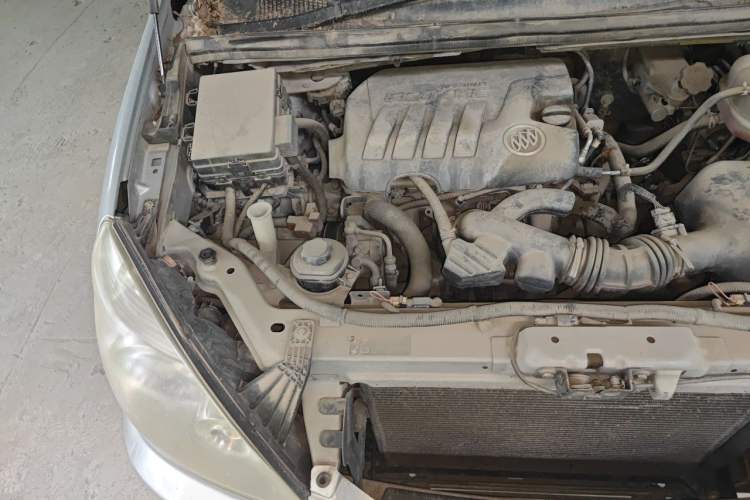 Used Buick GL8 2012 2.4L BASE Comfort Edition Engine Bay Right